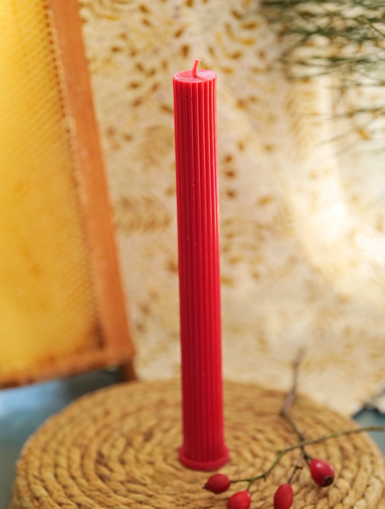 Handgemachte Bienenwachskerze "Rote Stabkerze"